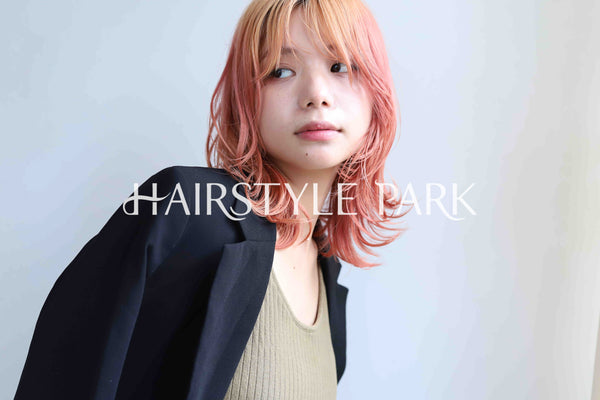 ヘアスタイル写真PhotoNo:381-3 (28) [ミディアム,レディース,カジュアル,外国人風,カット,カラー,ダブルカラー,縦型 ]