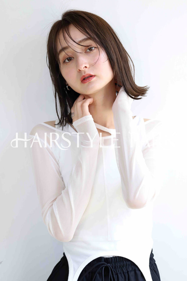 ヘアスタイル写真PhotoNo:382-1 (31) [ミディアム,レディース,ナチュラル,クール / かっこいい,カット,カラー,縦型 ]