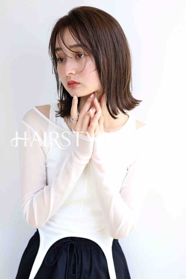 ヘアスタイル写真PhotoNo:382-1 (32) [ミディアム,レディース,ナチュラル,クール / かっこいい,カット,カラー,縦型 ]