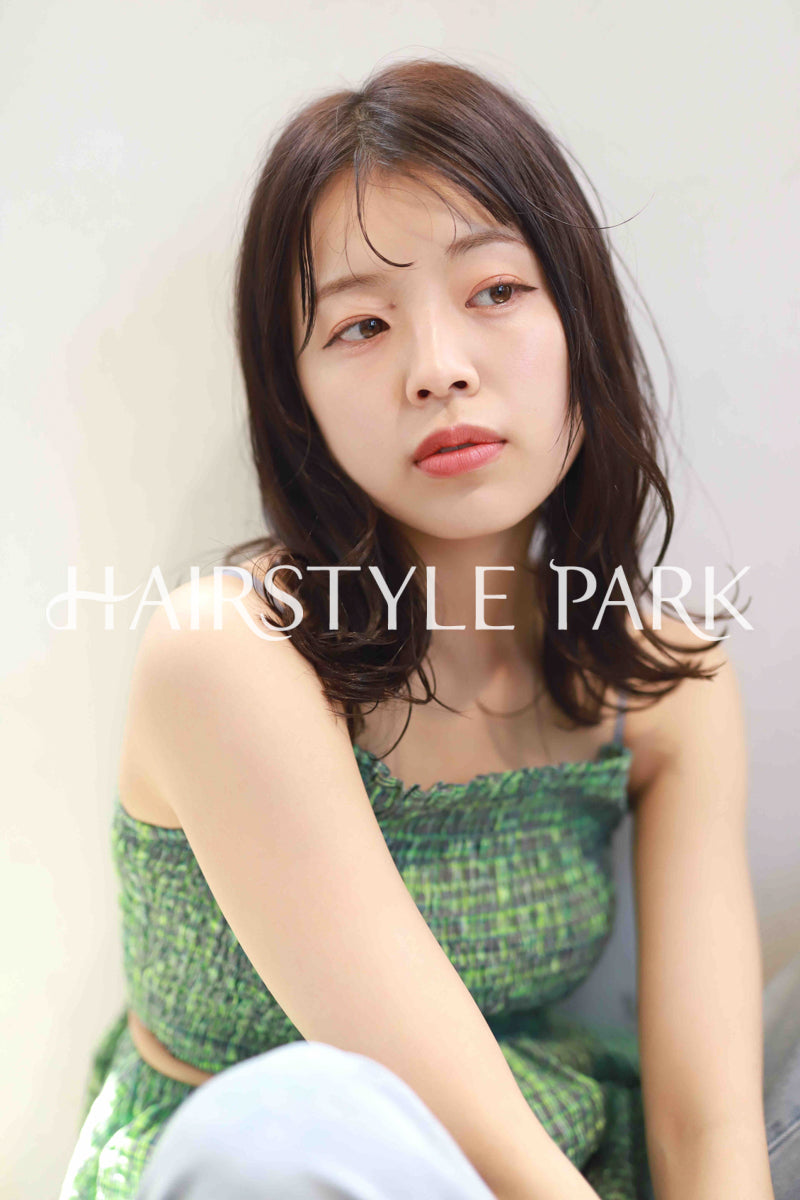 ヘアスタイル写真PhotoNo:516-1 (27) [ミディアム,レディース,ナチュラル,カジュアル,カット,カラー,縦型 ]