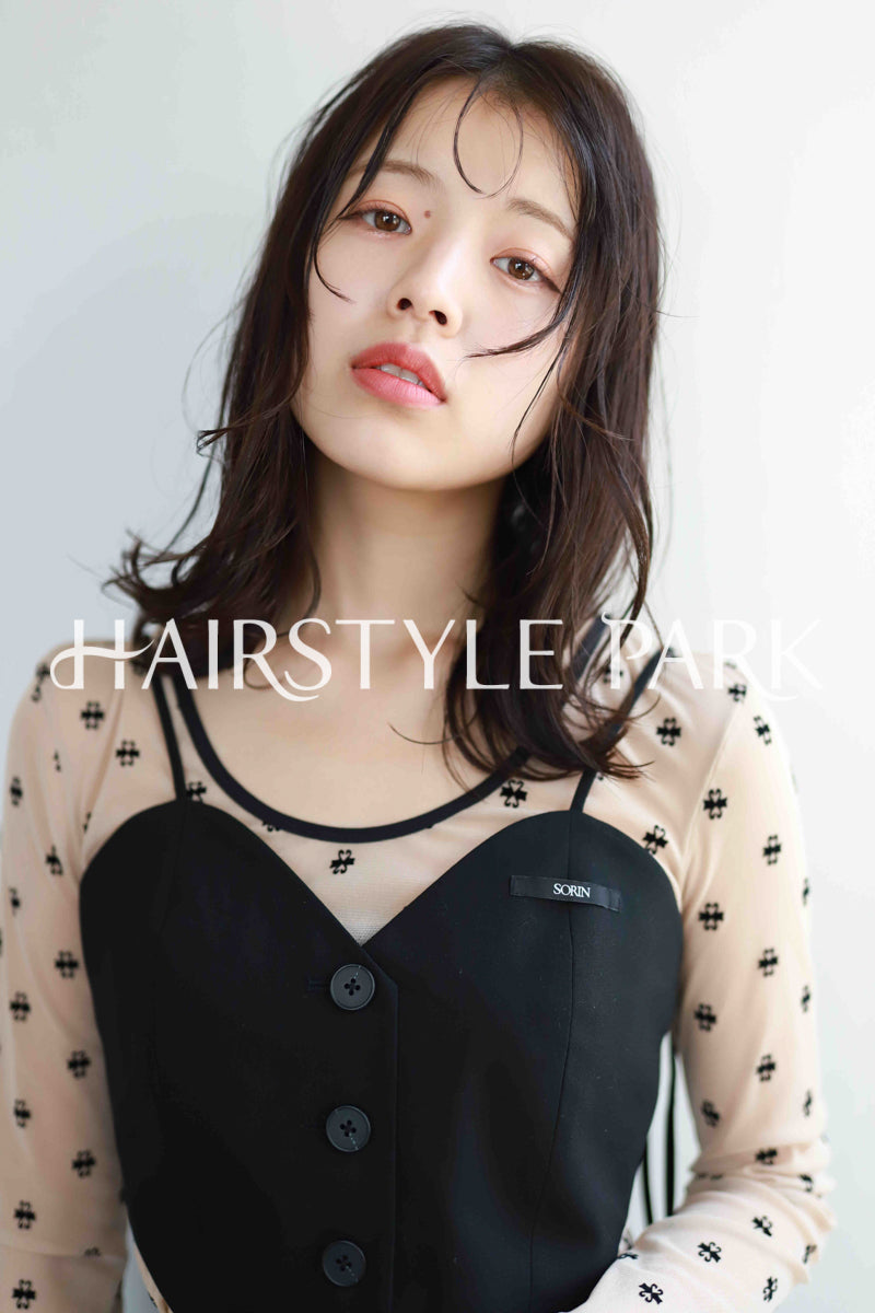 ヘアスタイル写真PhotoNo:516-2 (4) [ミディアム,レディース,ナチュラル,カジュアル,カット,カラー,縦型 ]