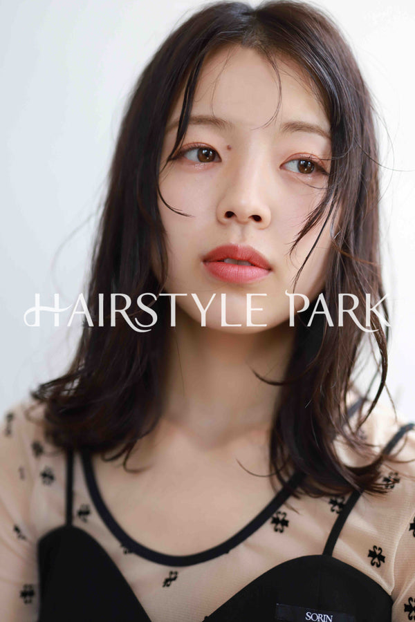 ヘアスタイル写真PhotoNo:516-2 [ミディアム,レディース,ナチュラル,カジュアル,カット,カラー,縦型 ]