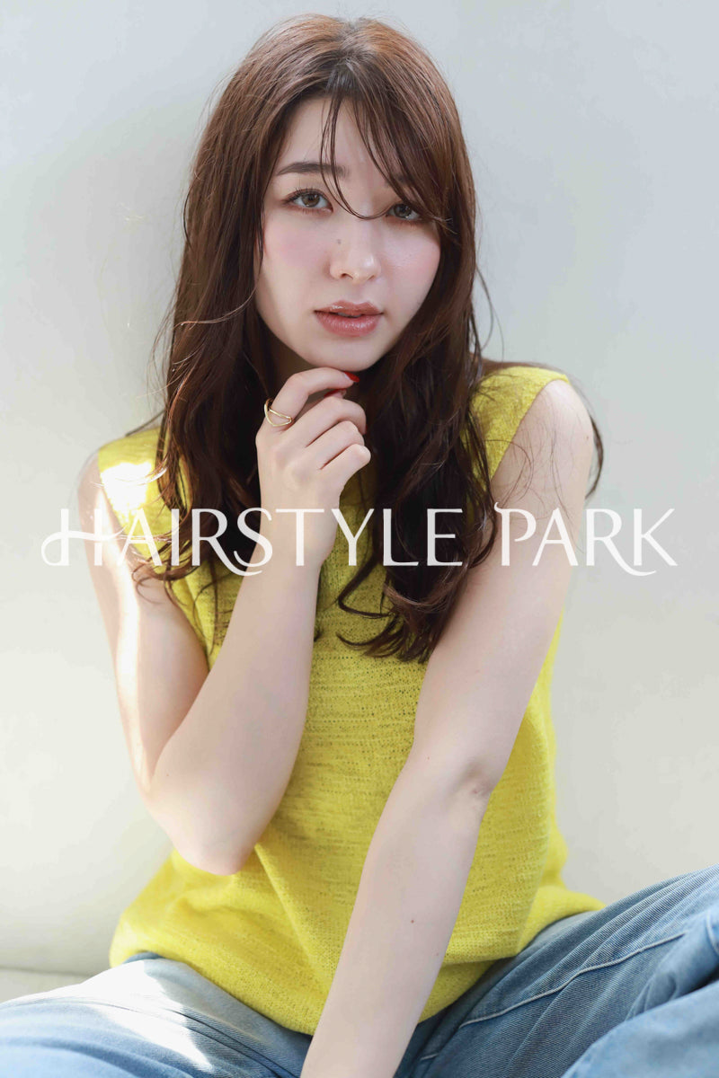 ヘアスタイル写真PhotoNo:519-2 (4) [ロング,レディース,ナチュラル,オフィス / コンサバ,カラー,パーマ,縦型 ]