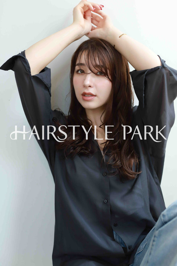 ヘアスタイル写真PhotoNo:519-3 (10) [ロング,レディース,ナチュラル,オフィス / コンサバ,カラー,パーマ,縦型 ]