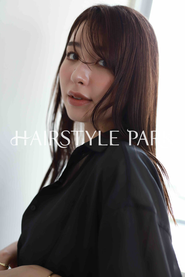 ヘアスタイル写真PhotoNo:519-3 (17) [ロング,レディース,ナチュラル,オフィス / コンサバ,カラー,パーマ,縦型 ]