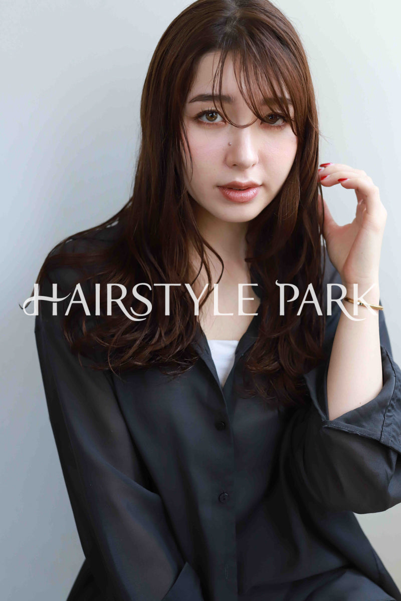 ヘアスタイル写真PhotoNo:519-3 [ロング,レディース,ナチュラル,オフィス / コンサバ,カラー,パーマ,縦型 ]