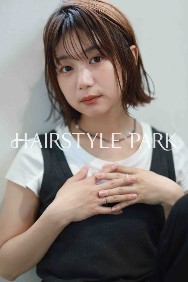 ヘアスタイル写真PhotoNo:520-1 (23) [ミディアム,切りっぱなしボブ,レディース,モテ・愛され,カジュアル,カット,カラー,縦型 ]