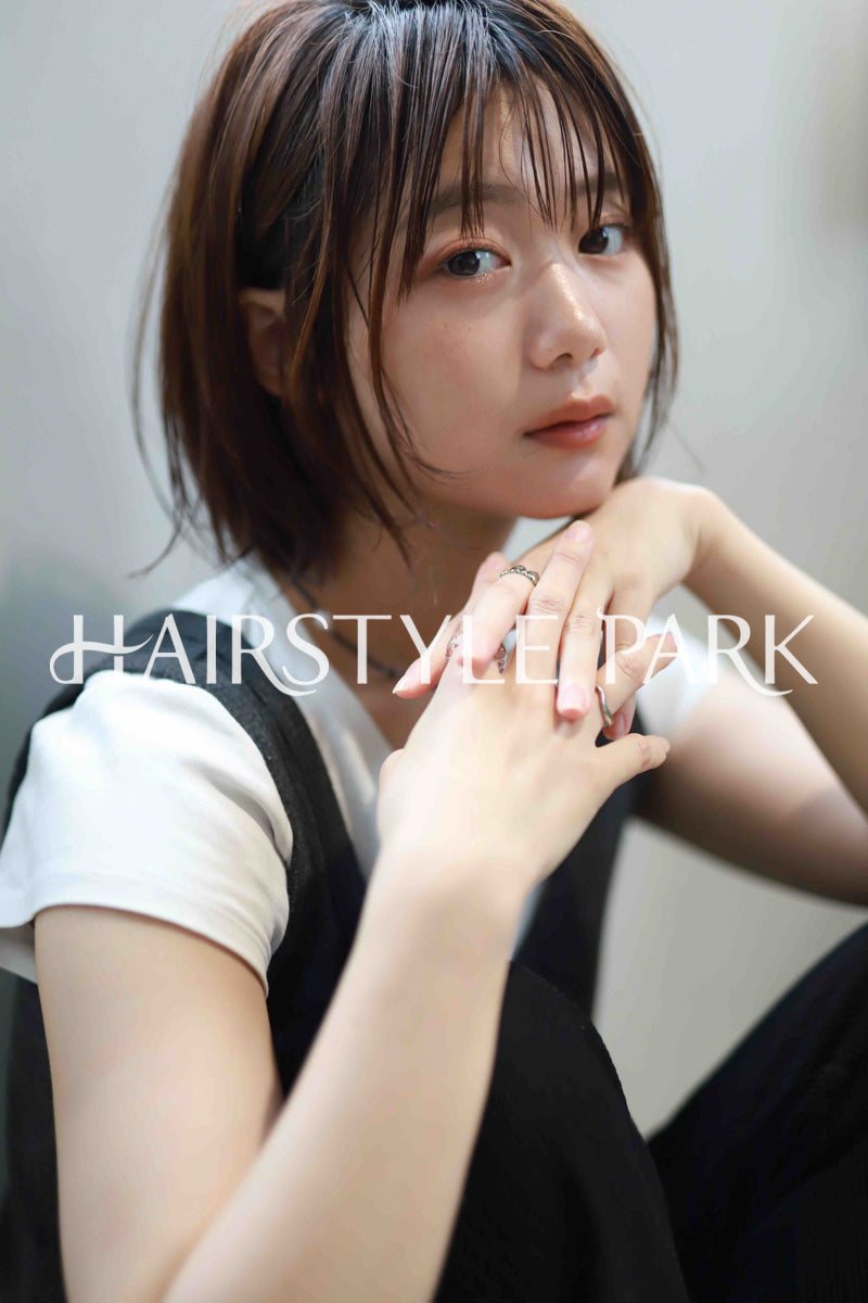 ヘアスタイル写真PhotoNo:520-1 (24) [ミディアム,切りっぱなしボブ,レディース,モテ・愛され,カジュアル,カット,カラー,縦型 ]