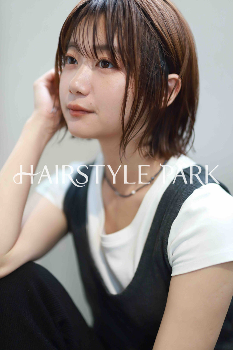 ヘアスタイル写真PhotoNo:520-1 (25) [ミディアム,切りっぱなしボブ,レディース,モテ・愛され,カジュアル,カット,カラー,縦型 ]