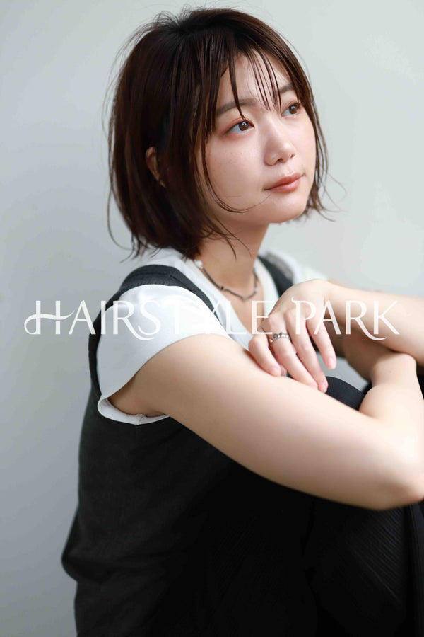 ヘアスタイル写真PhotoNo:520-1 (4) [ミディアム,切りっぱなしボブ,レディース,モテ・愛され,カジュアル,カット,カラー,縦型 ]