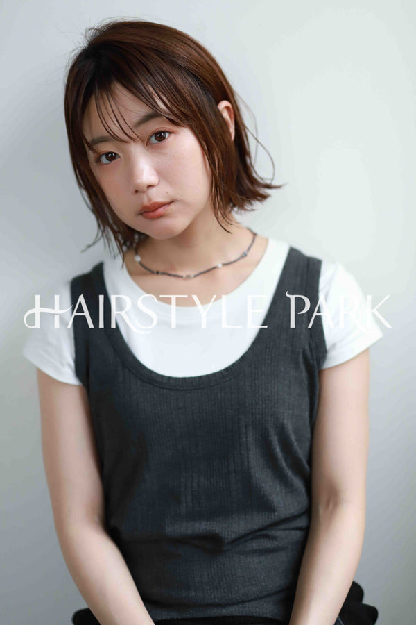 ヘアスタイル写真PhotoNo:520-1 [ミディアム,切りっぱなしボブ,レディース,モテ・愛され,カジュアル,カット,カラー,縦型 ]