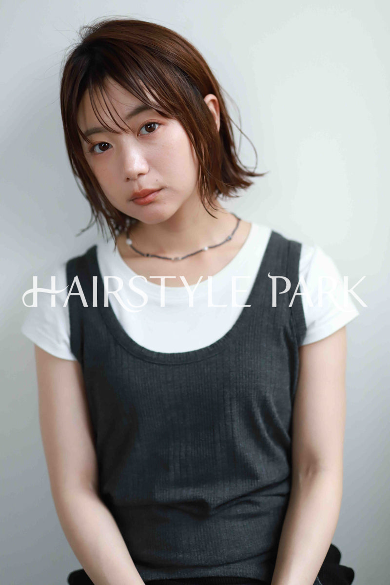 ヘアスタイル写真PhotoNo:520-1 [ミディアム,切りっぱなしボブ,レディース,モテ・愛され,カジュアル,カット,カラー,縦型 ]