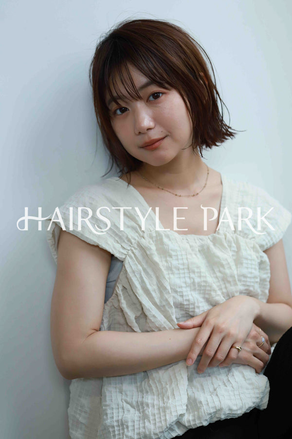 ヘアスタイル写真PhotoNo:520-2 (8) [ミディアム,切りっぱなしボブ,レディース,モテ・愛され,カジュアル,カット,カラー,縦型 ]