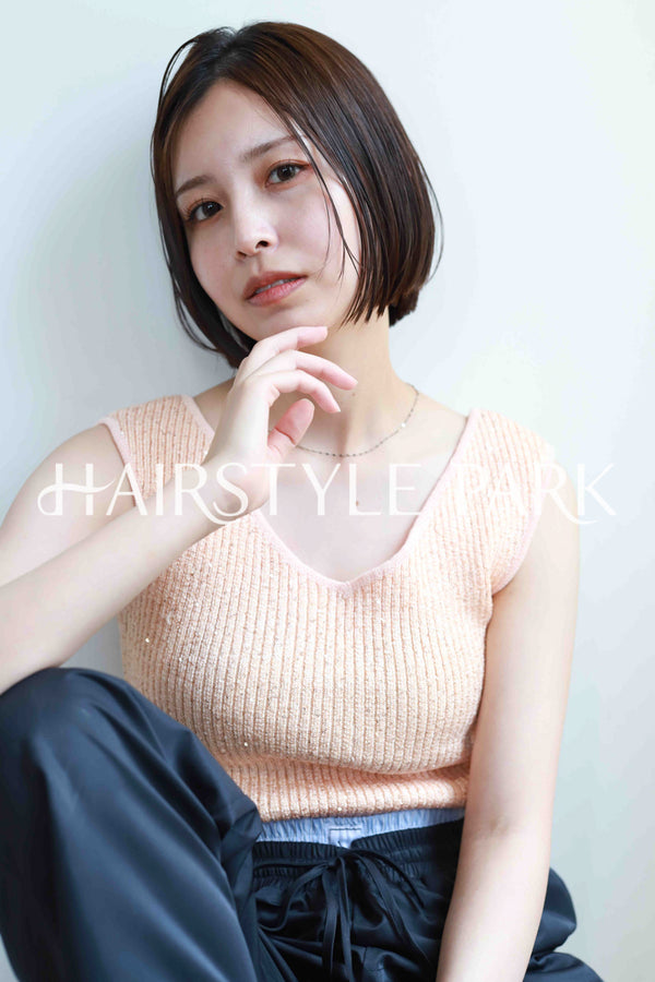 ヘアスタイル写真PhotoNo:521-2 (10) [ミディアム,切りっぱなしボブ,レディース,ナチュラル,カジュアル,カット,カラー,縦型 ]