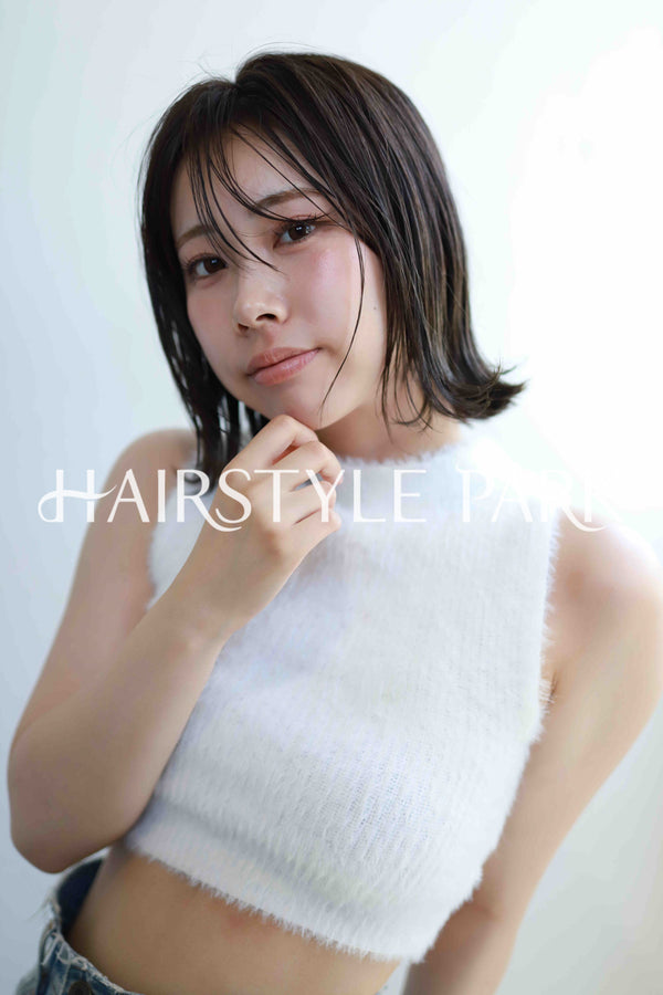ヘアスタイル写真PhotoNo:532-3 (10) [ミディアム,レディース,ナチュラル,クール / かっこいい,カット,縦型 ]