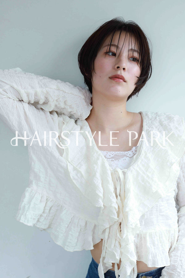 ヘアスタイル写真PhotoNo:534-1 (10) [ミディアム,レディース,オフィス / コンサバ,カジュアル,クール / かっこいい,カット,縦型 ]