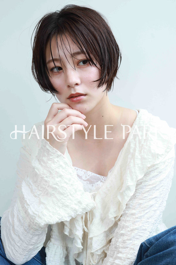 ヘアスタイル写真PhotoNo:534-1 (2) [ミディアム,レディース,オフィス / コンサバ,カジュアル,クール / かっこいい,カット,縦型 ]