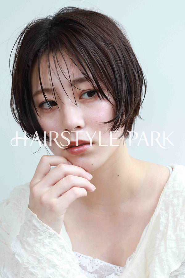 ヘアスタイル写真PhotoNo:534-1 [ミディアム,レディース,オフィス / コンサバ,カジュアル,クール / かっこいい,カット,縦型 ]