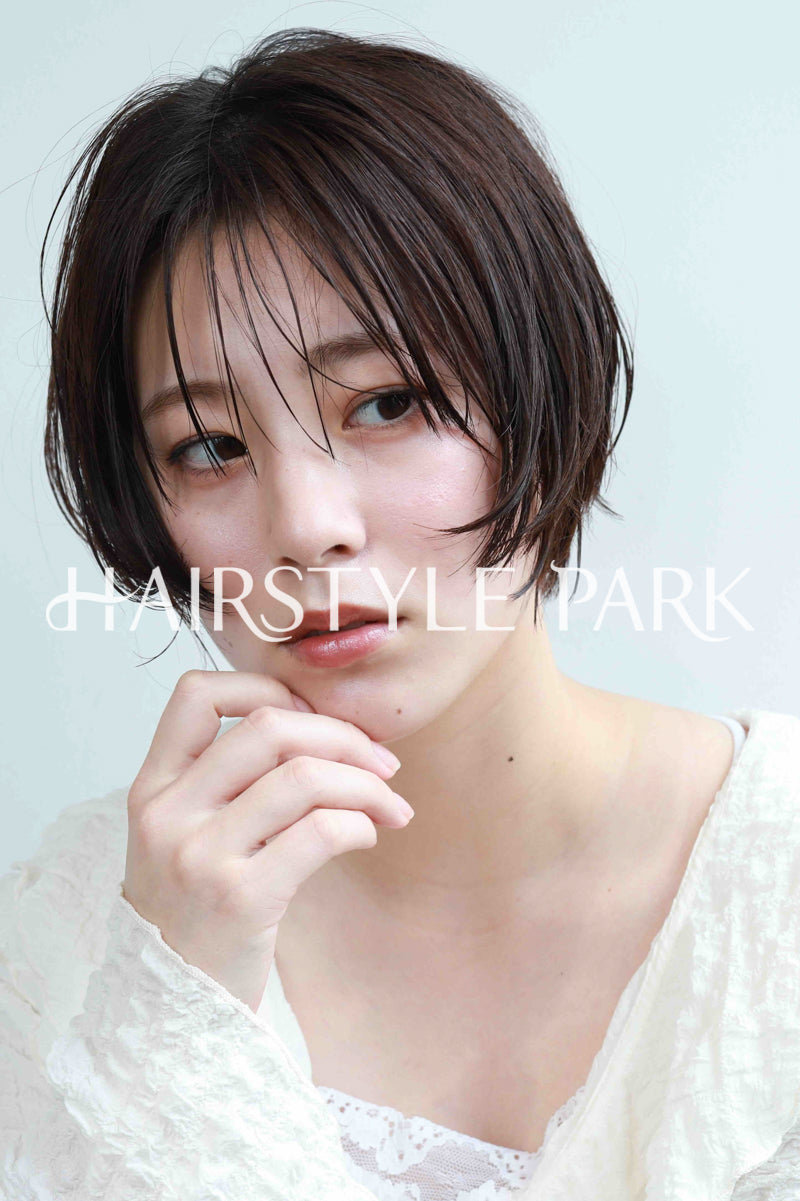 ヘアスタイル写真PhotoNo:534-1 [ミディアム,レディース,オフィス / コンサバ,カジュアル,クール / かっこいい,カット,縦型 ]