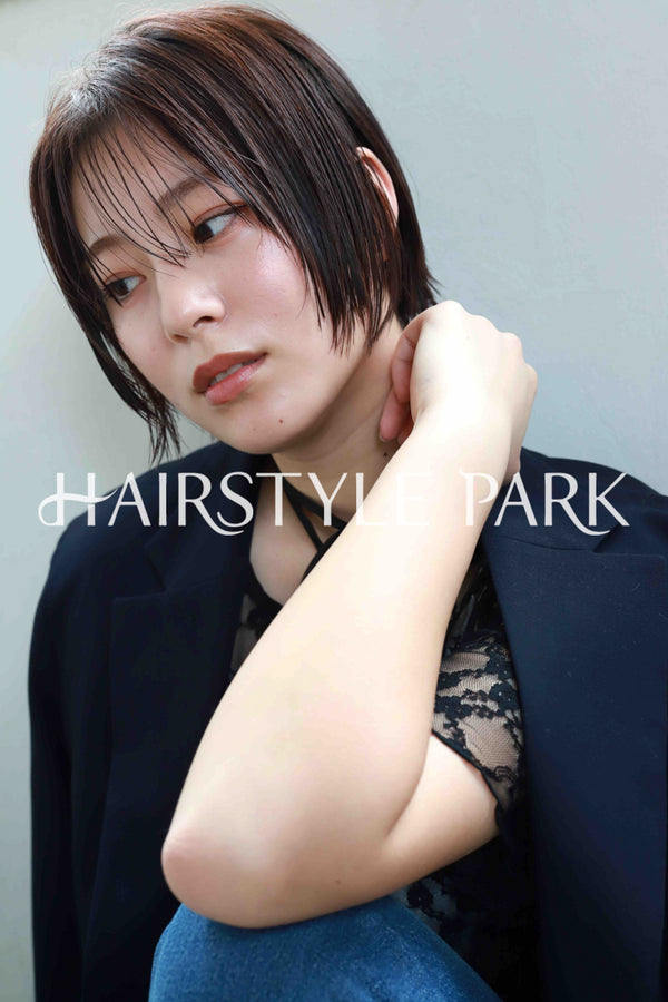 ヘアスタイル写真PhotoNo:534-2 (12) [ミディアム,レディース,オフィス / コンサバ,カジュアル,クール / かっこいい,カット,縦型 ]