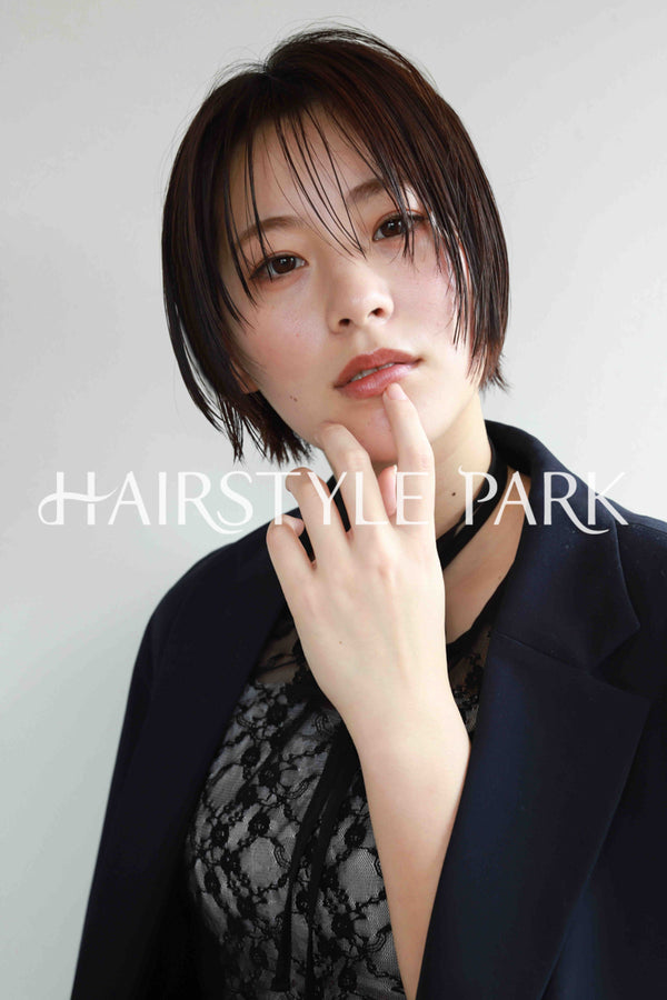 ヘアスタイル写真PhotoNo:534-2 (2) [ミディアム,レディース,オフィス / コンサバ,カジュアル,クール / かっこいい,カット,縦型 ]