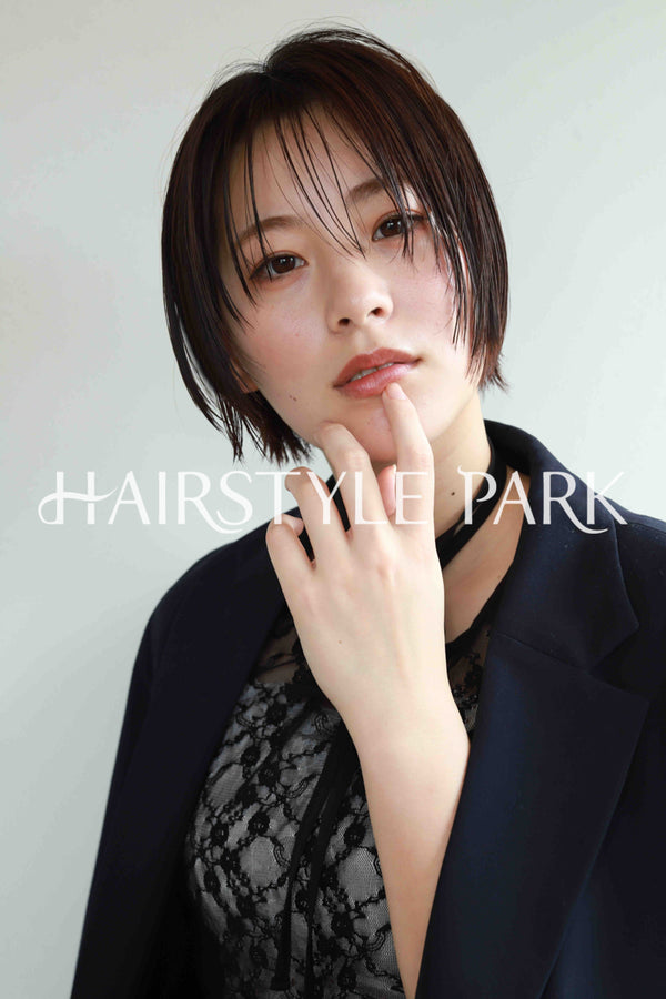 ヘアスタイル写真PhotoNo:534-2 [ミディアム,レディース,オフィス / コンサバ,カジュアル,クール / かっこいい,カット,縦型 ]