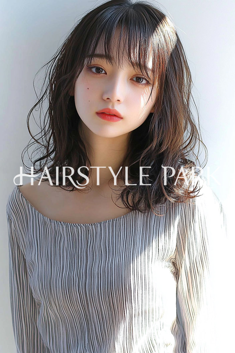 ヘアスタイル写真PhotoNo:aiphoto077【AI画像】 [ミディアムロング,レディース,モテ・愛され,カジュアル,パーマ,横型,AI ]