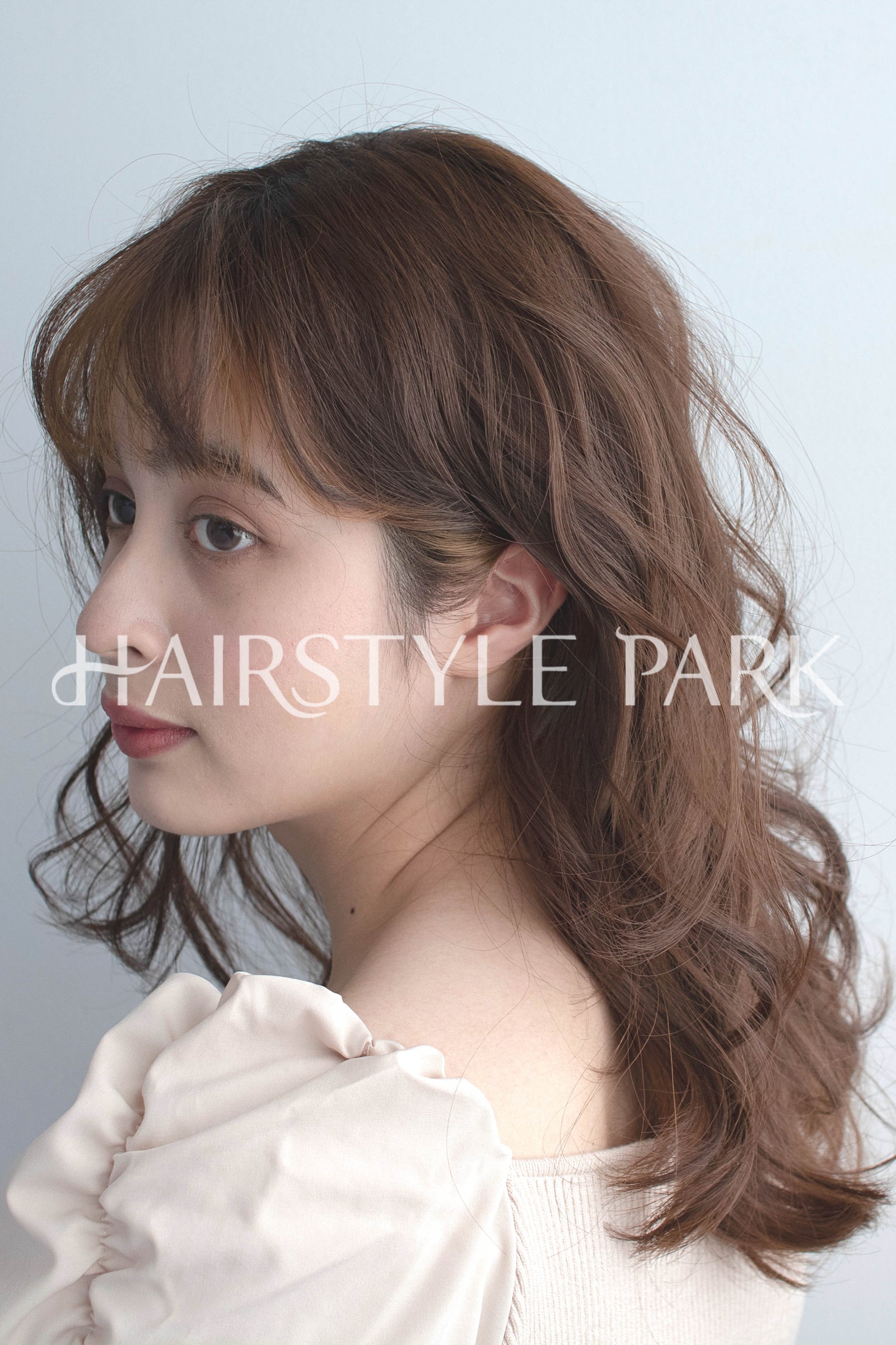 ヘアスタイル写真PhotoNo:124-2 (9) [ミディアムロング,レイヤー ヘアスタイル写真PhotoNo:124-2 (9) [ミディアムロング,レイヤー