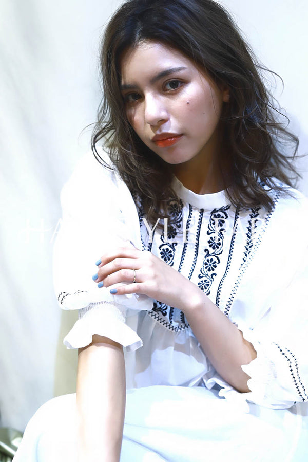 ヘアスタイル写真PhotoNo:146-1 (3) [ミディアム,レイヤーミディアム,レディース,ナチュラル,モテ・愛され,カジュアル,外国人風,カット,カラー, ]