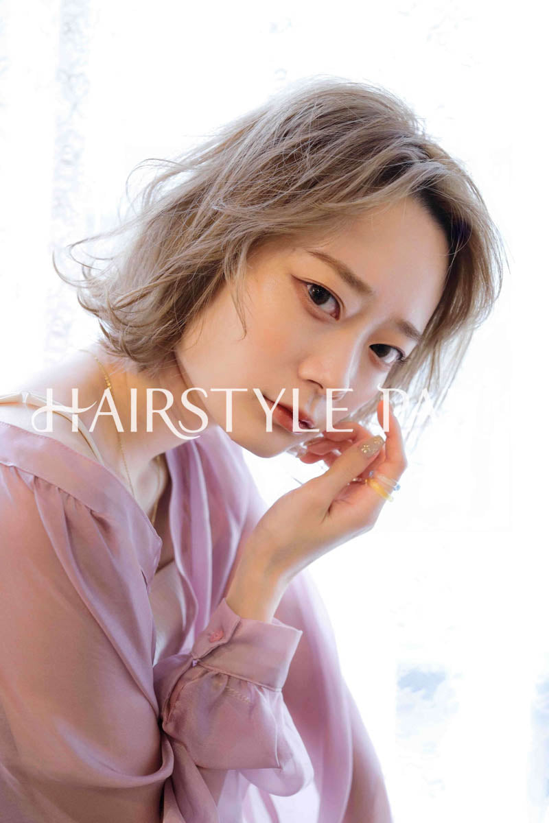 ヘアスタイル写真PhotoNo:167-1 (16) [ショートミディアム,ミニボブ,切りっぱなしボブ,レディース,モテ・愛され,カジュアル,外国人風,カット,カラー,ダブルカラー,切りっぱなし, ]