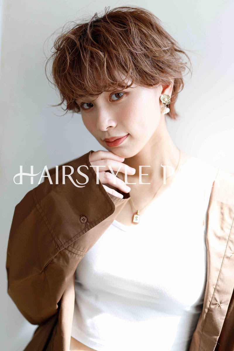 ヘアスタイル写真PhotoNo:190-3 (1) [ショートミディアム,ショートボブ,レイヤーショート,レディース,ナチュラル,モテ・愛され,カット,カラー, ]