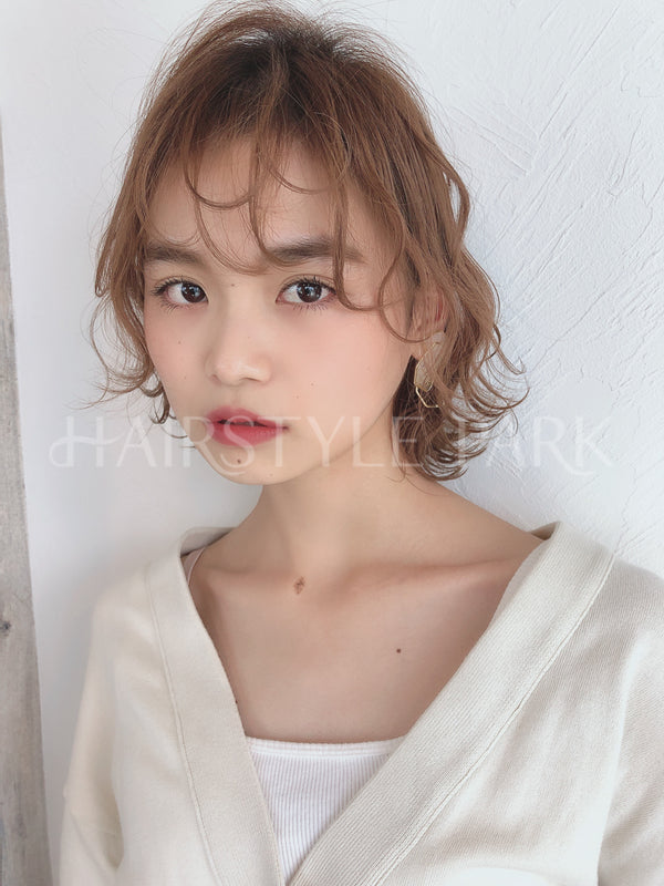 ヘアスタイル写真PhotoNo:22-2 (17)[ミディアム,レディース,ナチュラル,カット,カラー,パーマ]