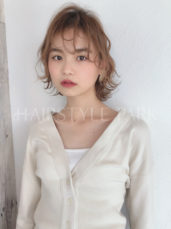 ヘアスタイル写真PhotoNo:22-2 (18)[ミディアム,レディース,ナチュラル,カット,カラー,パーマ]