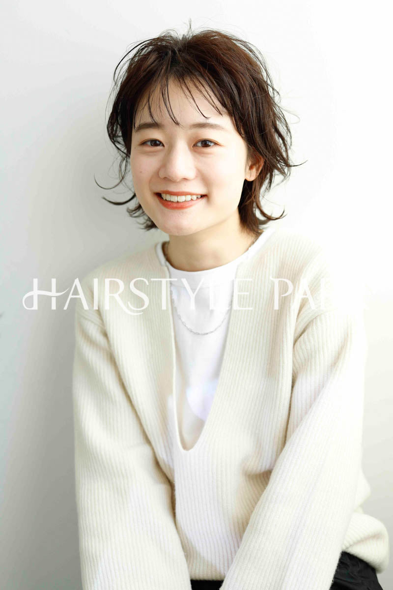 ヘアスタイル写真PhotoNo:221-1 (9) [ショートミディアム,ショートボブ,切りっぱなしボブ,レディース,ナチュラル,モテ・愛され,カジュアル,カット,カラー,くびれヘア, ]