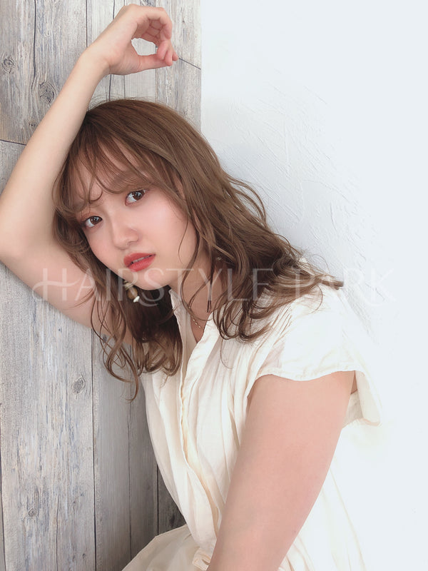 ヘアスタイル写真PhotoNo:23-2 (1)[ミディアム,レディース,ナチュラル,カット,カラー,パーマ]