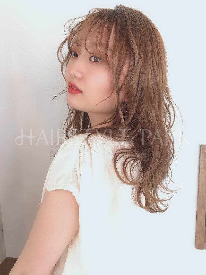 ヘアスタイル写真PhotoNo:23-2 (2)[ミディアム,レディース,ナチュラル,カット,カラー,パーマ]