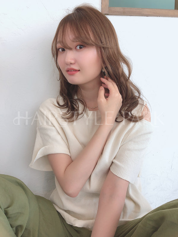 ヘアスタイル写真PhotoNo:23-3 (15)[ミディアム,レディース,カジュアル,カット,カラー,パーマ]
