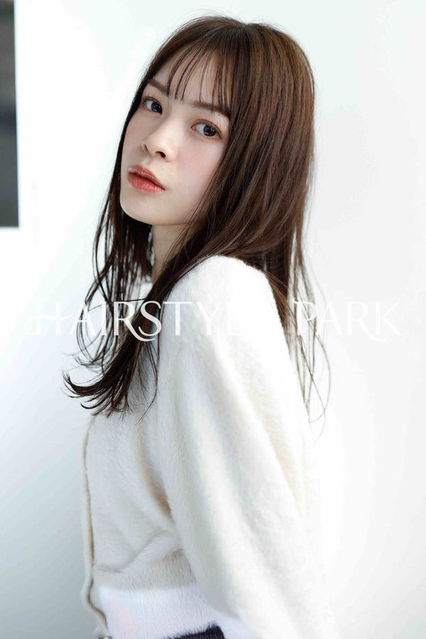 ヘアスタイル写真PhotoNo:232-1 (25) [ロングレイヤーロングレディース,ナチュラルオフィス / コンサバ,モテ・愛され,カット,ストレートパーマ ]