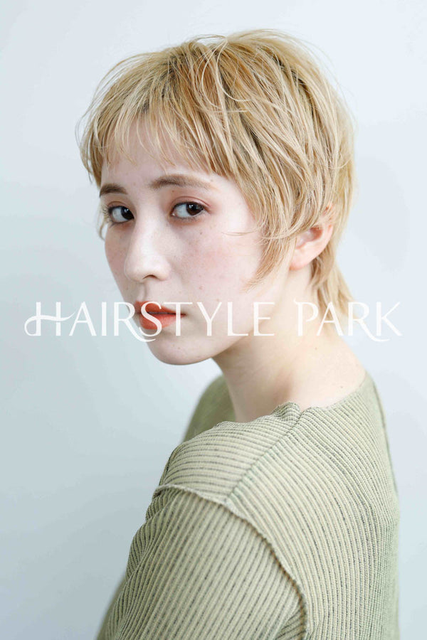 ヘアスタイル写真PhotoNo:233-1 (10) [ショートベリーショートショートウルフレディース,カジュアル外国人風カット,カラー,ダブルカラー, ]