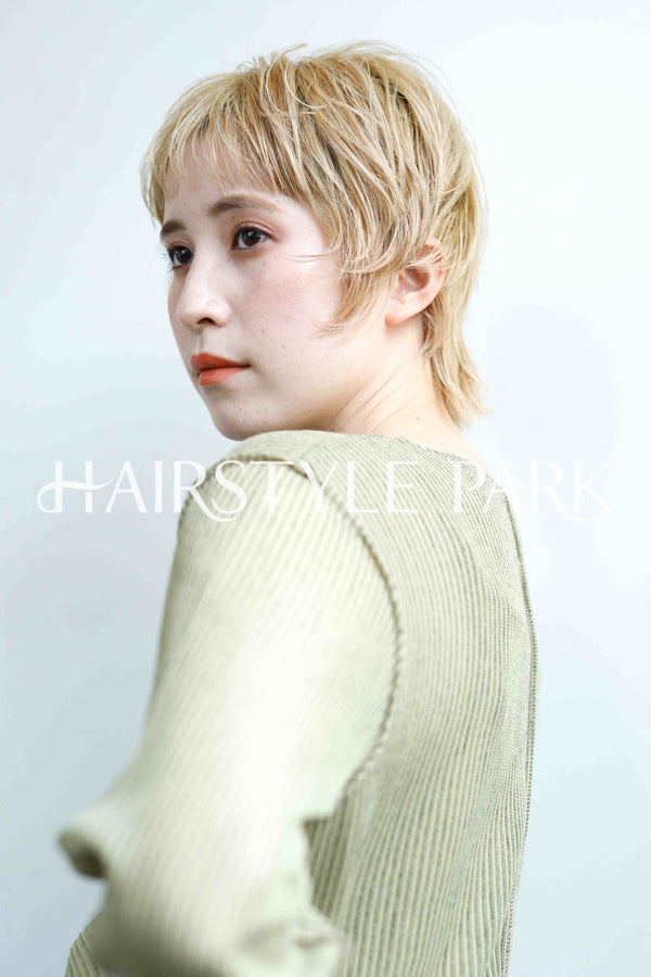 ヘアスタイル写真PhotoNo:233-1 (12) [ショートベリーショートショートウルフレディース,カジュアル外国人風カット,カラー,ダブルカラー, ]