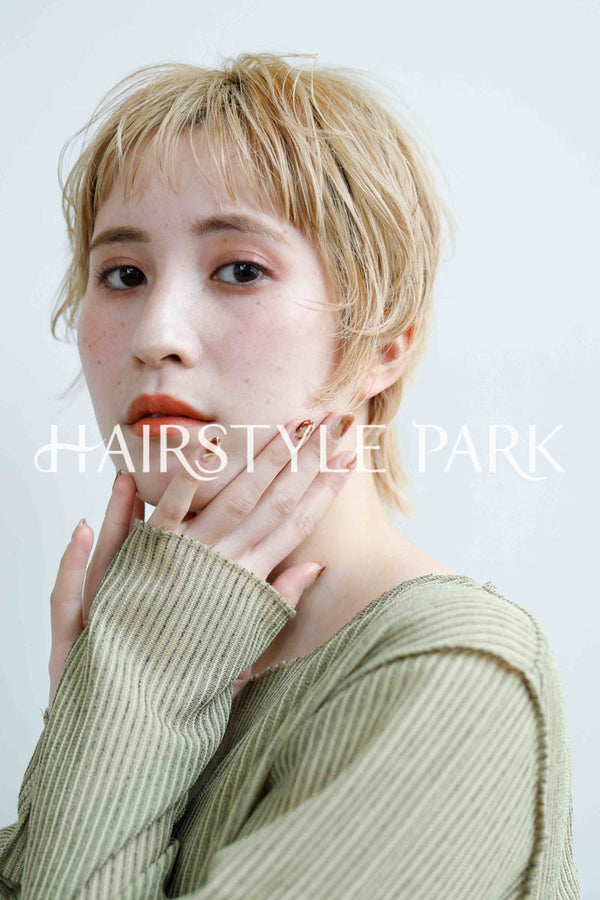 ヘアスタイル写真PhotoNo:233-1 (15) [ショートベリーショートショートウルフレディース,カジュアル外国人風カット,カラー,ダブルカラー, ]