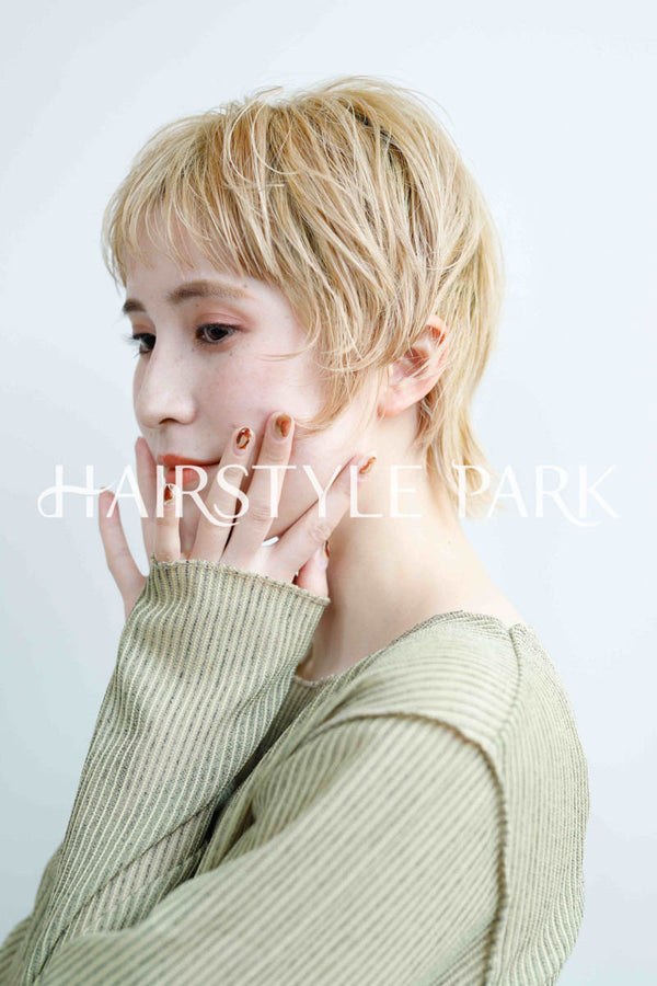 ヘアスタイル写真PhotoNo:233-1 (16) [ショートベリーショートショートウルフレディース,カジュアル外国人風カット,カラー,ダブルカラー, ]