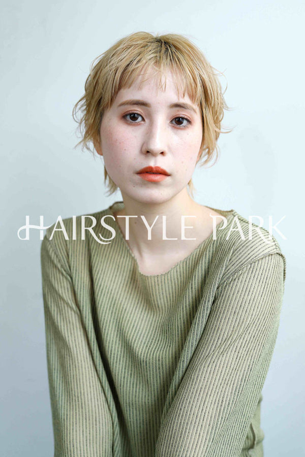 ヘアスタイル写真PhotoNo:233-1 (1) [ショートベリーショートショートウルフレディース,カジュアル外国人風カット,カラー,ダブルカラー, ]