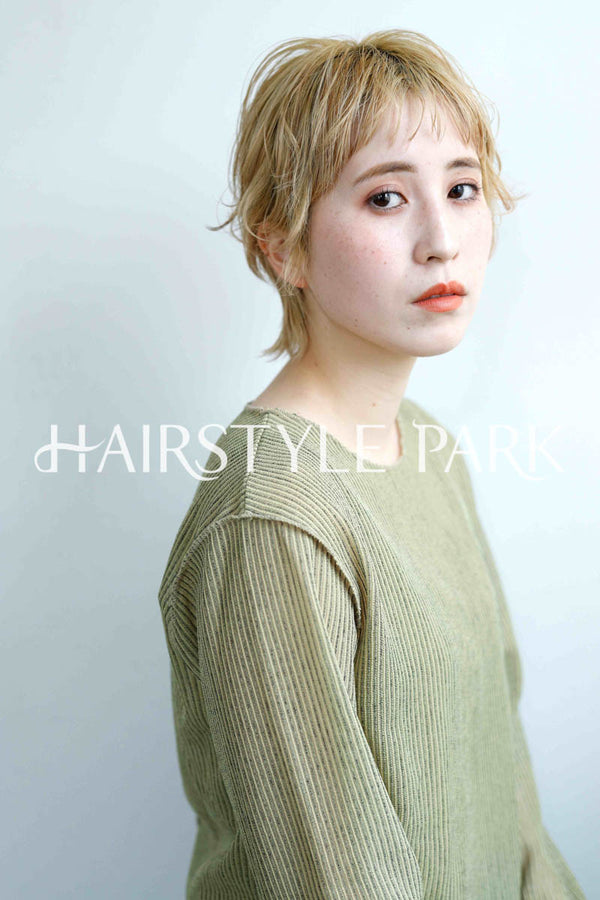 ヘアスタイル写真PhotoNo:233-1 (4) [ショートベリーショートショートウルフレディース,カジュアル外国人風カット,カラー,ダブルカラー, ]