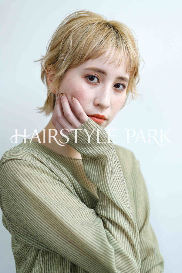 ヘアスタイル写真PhotoNo:233-1 (6) [ショートベリーショートショートウルフレディース,カジュアル外国人風カット,カラー,ダブルカラー, ]