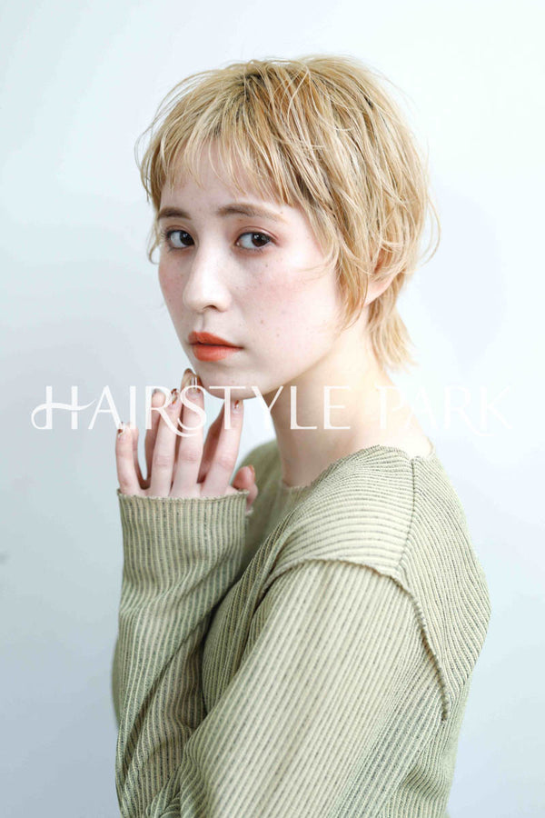 ヘアスタイル写真PhotoNo:233-1 (9) [ショートベリーショートショートウルフレディース,カジュアル外国人風カット,カラー,ダブルカラー, ]