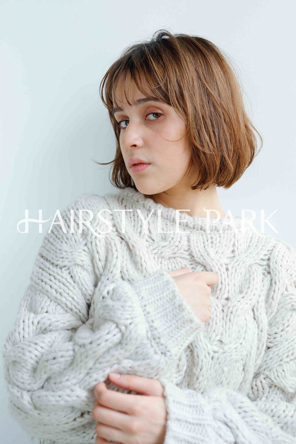 ヘアスタイル写真PhotoNo:235-1 (18) [ミディアムミニボブ,ボックスボブ,切りっぱなしボブ,レディースモテ・愛され,カジュアル,クール / かっこいい,外国人風カット,カラー,パーマダブルカラー,切りっぱなし ]