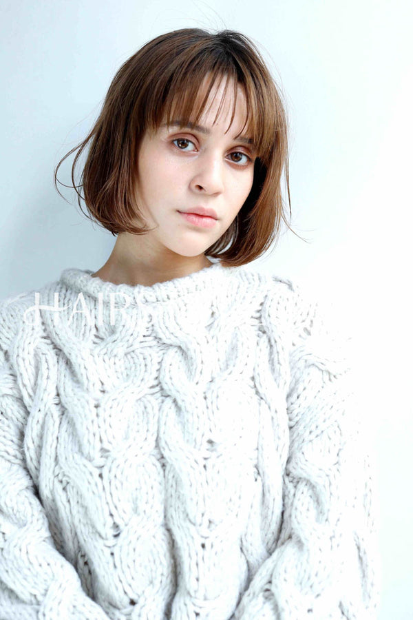 ヘアスタイル写真PhotoNo:235-1 (1) [ミディアムミニボブ,ボックスボブ,切りっぱなしボブ,レディースモテ・愛され,カジュアル,クール / かっこいい,外国人風カット,カラー,パーマダブルカラー,切りっぱなし ]