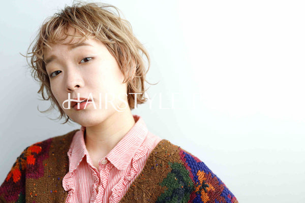 ヘアスタイル写真PhotoNo:237-1 (4) [ショートベリーショート,ミニボブ,レディース,カジュアル,クール / かっこいい,外国人風カット,カラー,パーマダブルカラー, ]