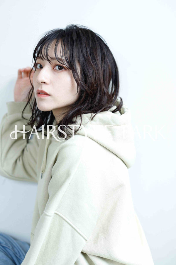 ヘアスタイル写真PhotoNo:239-3 (10) [ミディアムレイヤーミディアム,レディース,ナチュラル,モテ・愛され,カット, ]